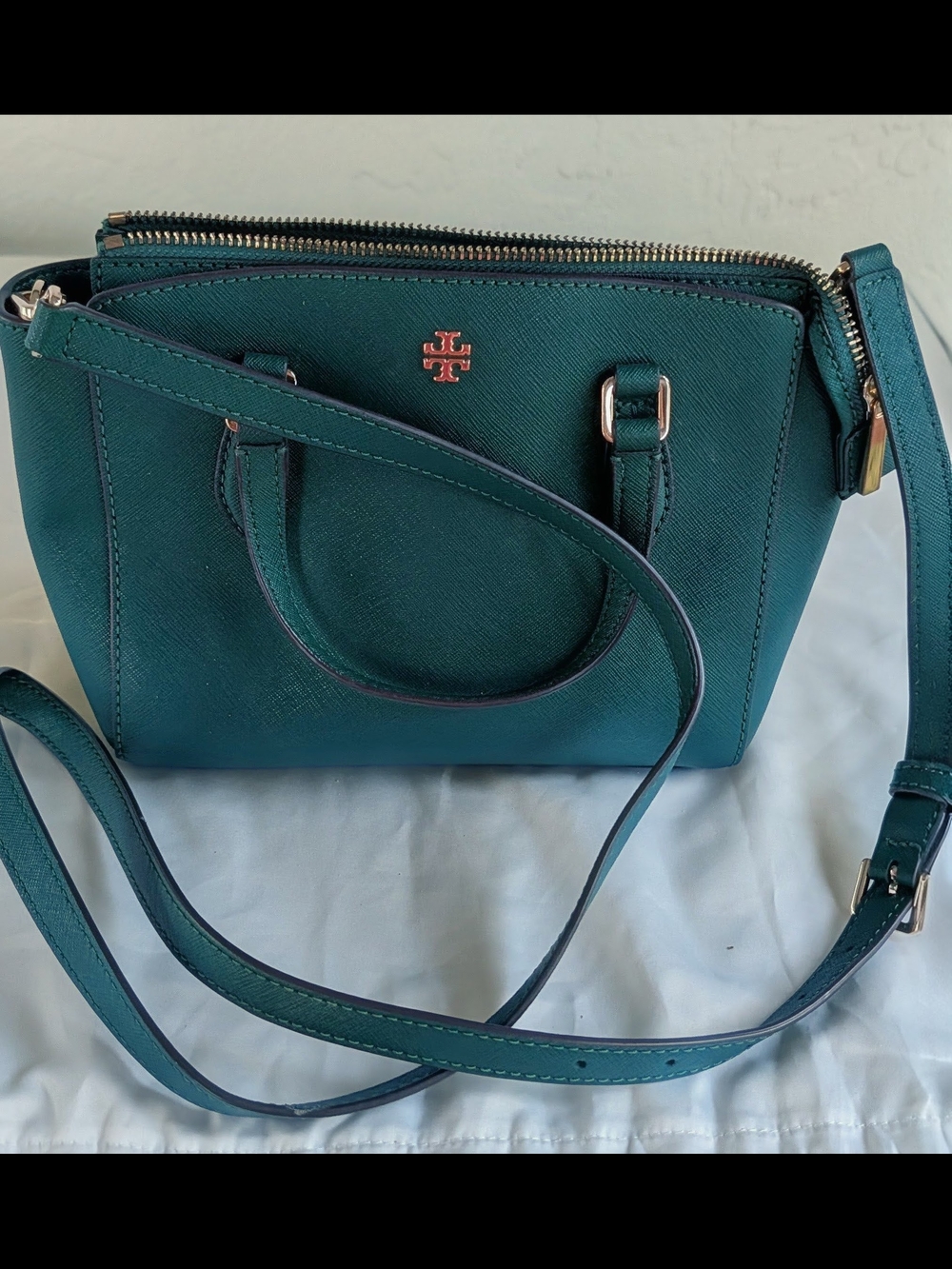 Tory Burch Deep Green Saffiano Satchel with Gold Logo - Picture 2 of 6